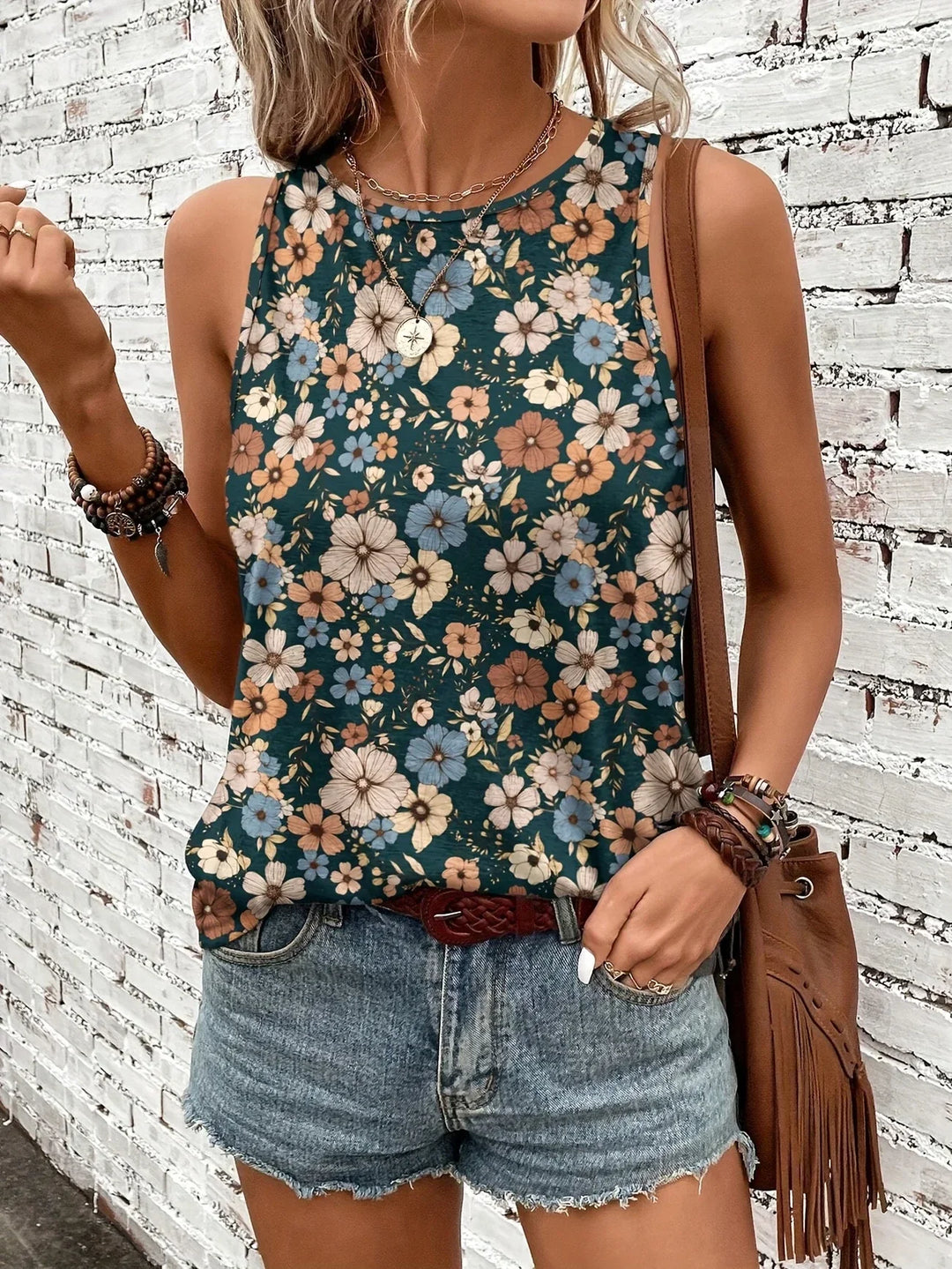 Lilou - Casual Summer Top With Floral Print