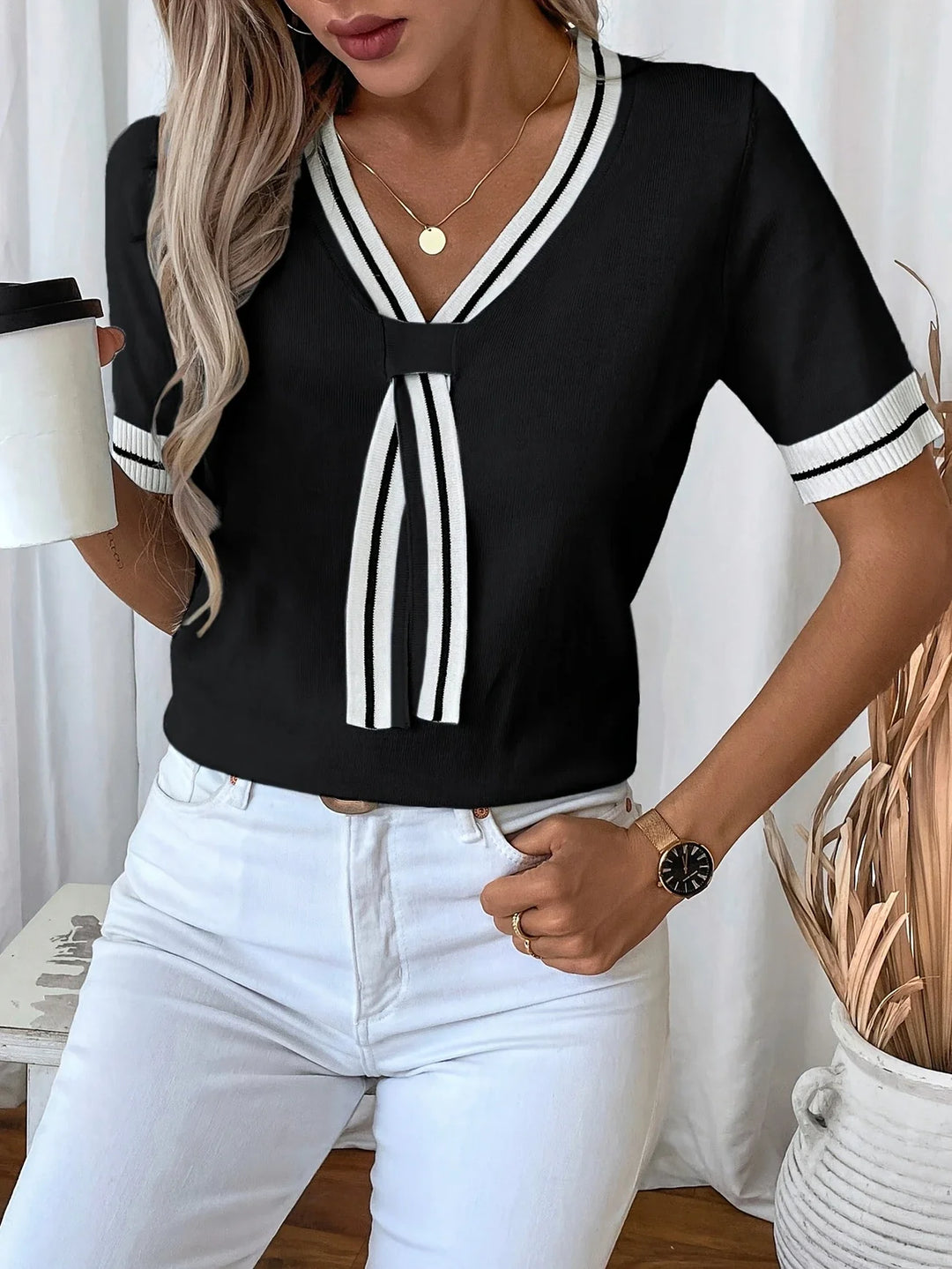 Brunella - Elegant V-Neck Knit Top