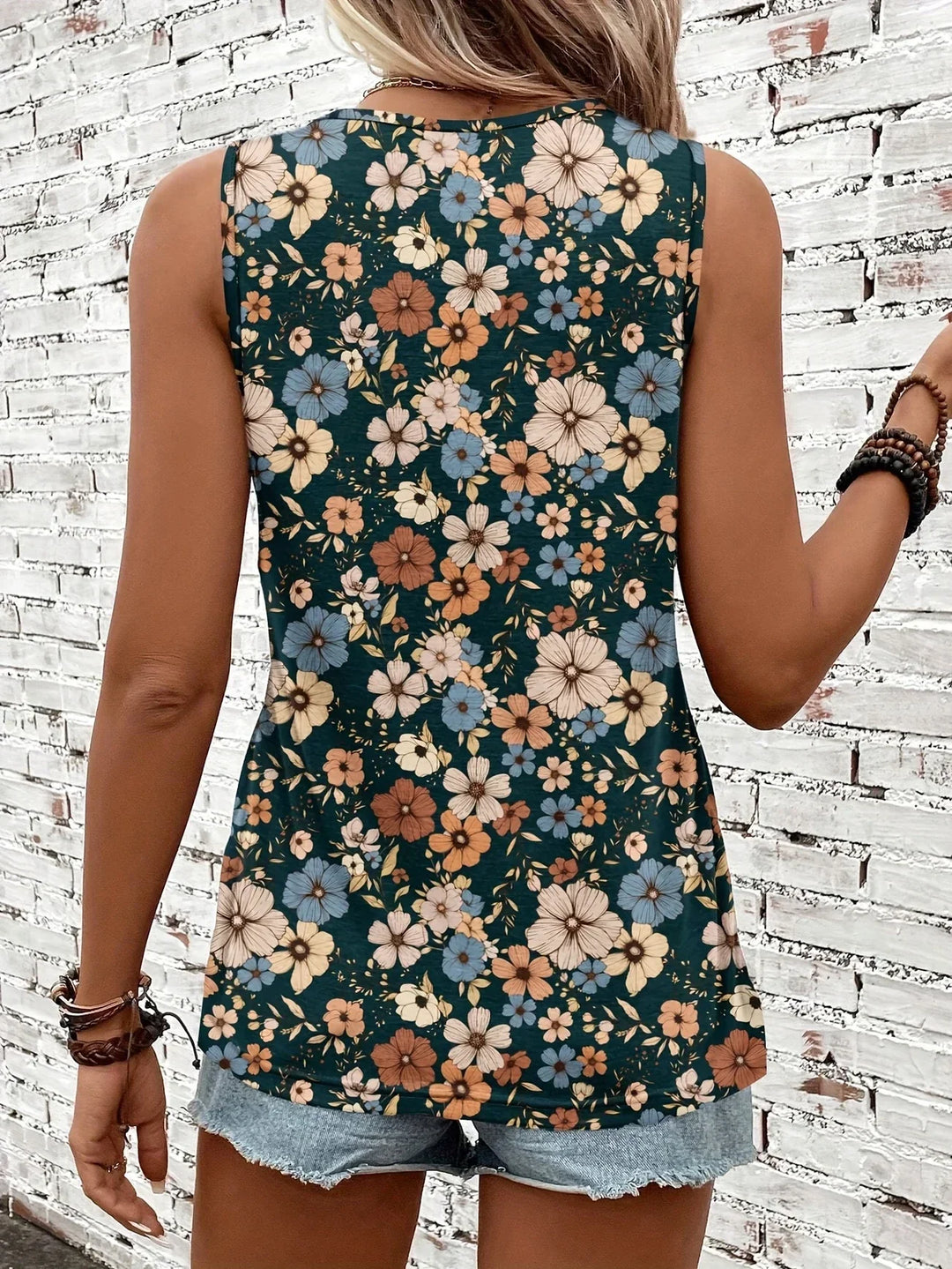 Lilou - Casual Summer Top With Floral Print