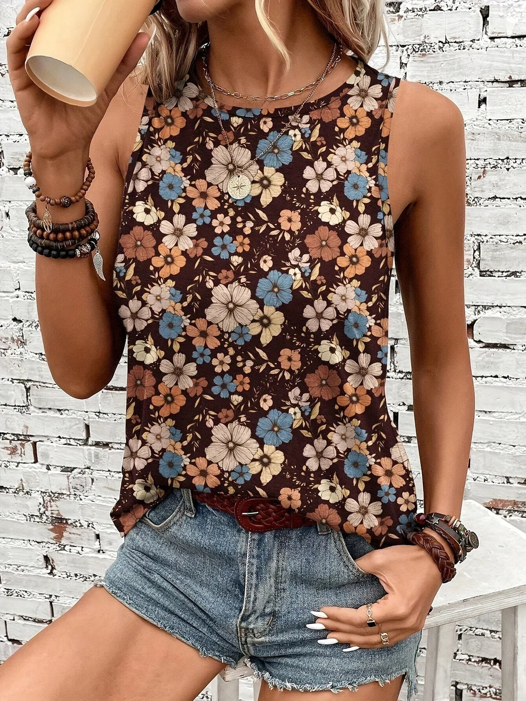 Lilou - Casual Summer Top With Floral Print