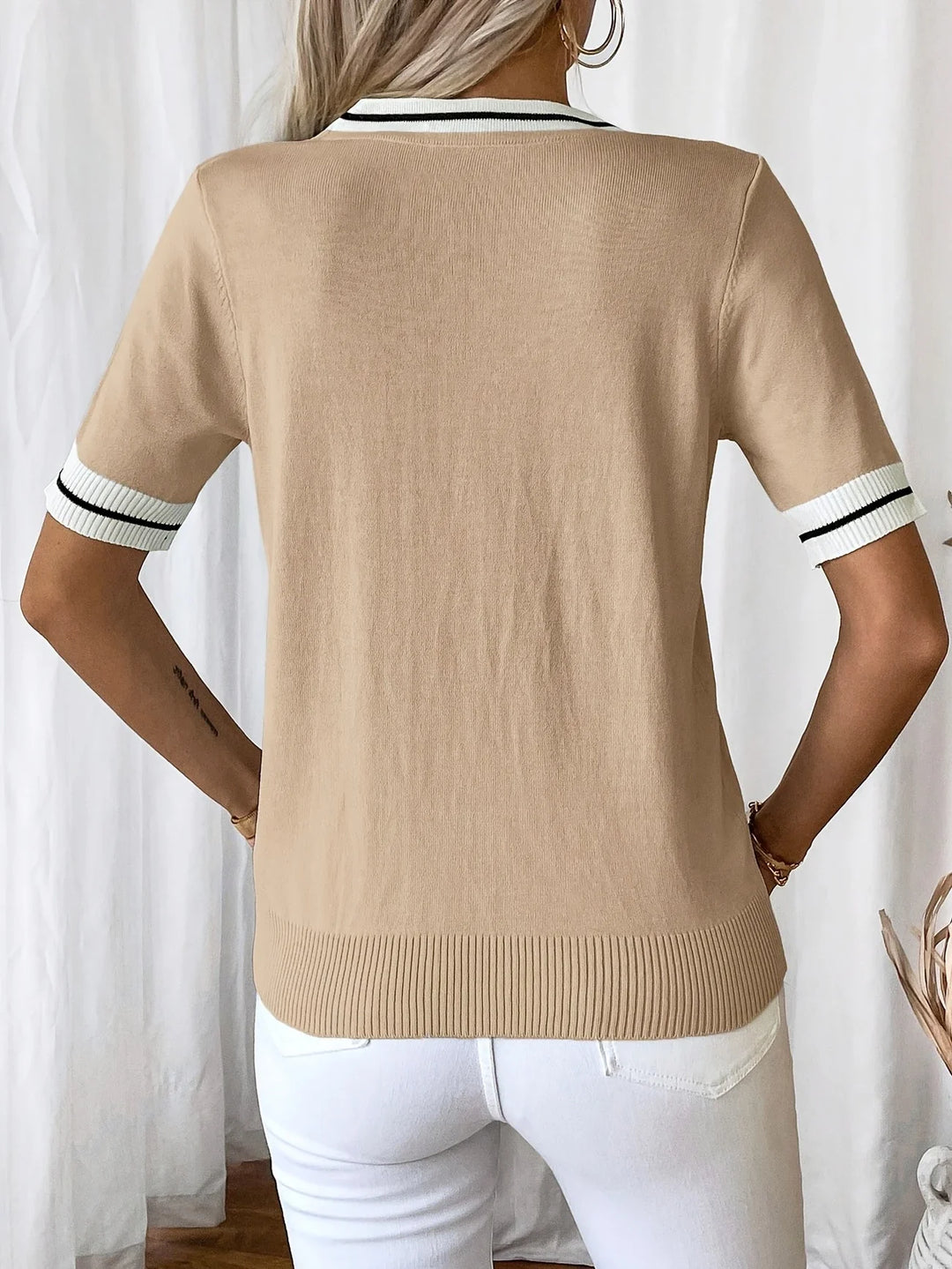 Brunella - Elegant V-Neck Knit Top