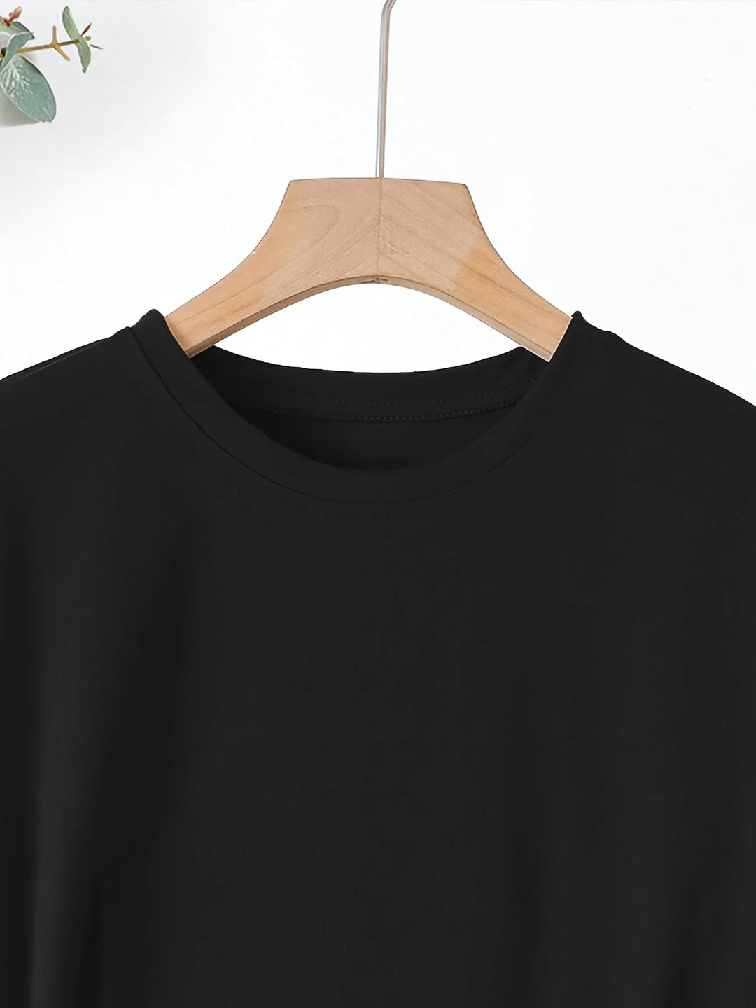 Larson - Casual Short Sleeve T Shirt With Heart Print