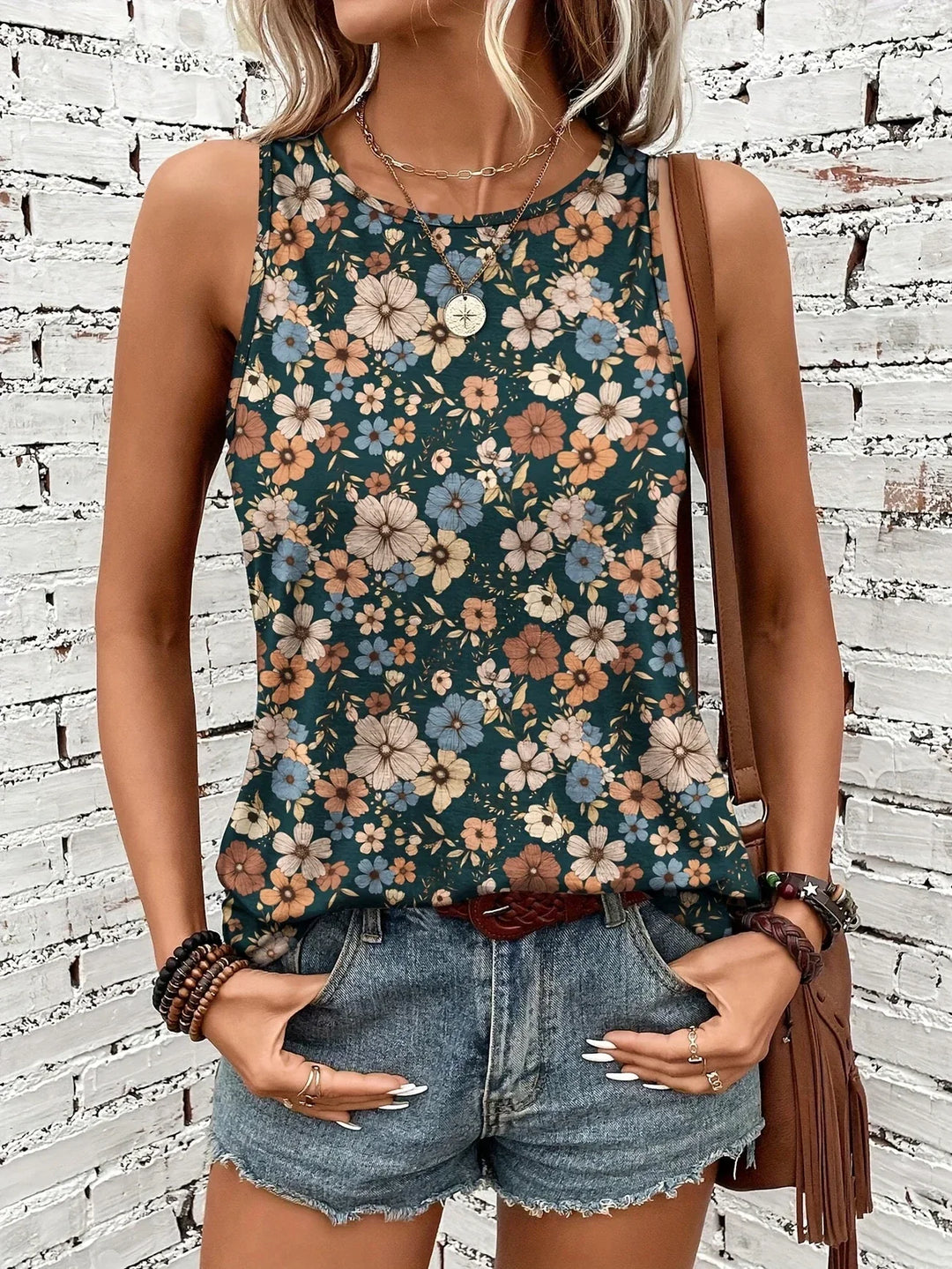Lilou - Casual Summer Top With Floral Print