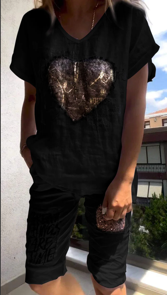 Varessa - Casual Two-Piece Suit with a V-Neck and Gold Embossing