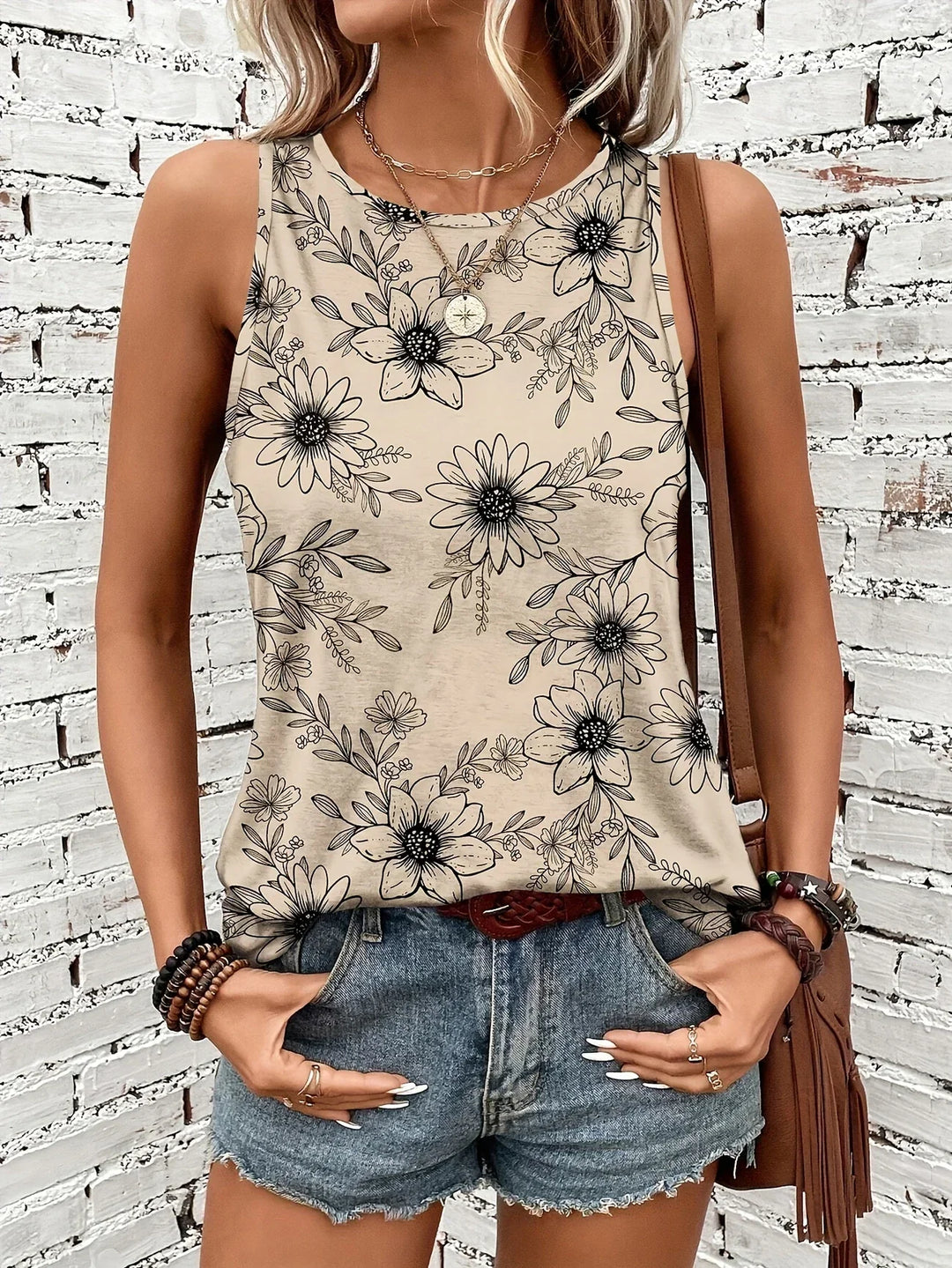 Lilou - Casual Summer Top With Floral Print