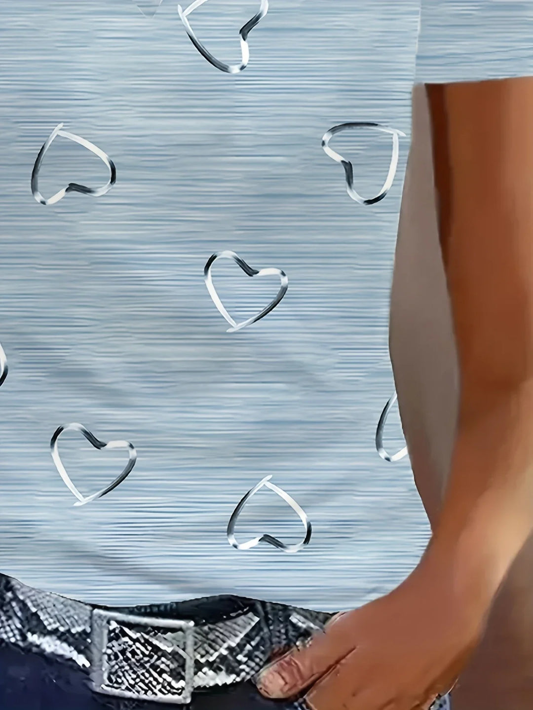 Emlyn - Fashionable V-neck And Heart Print Top