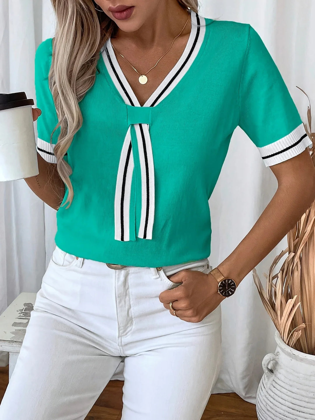 Brunella - Elegant V-Neck Knit Top