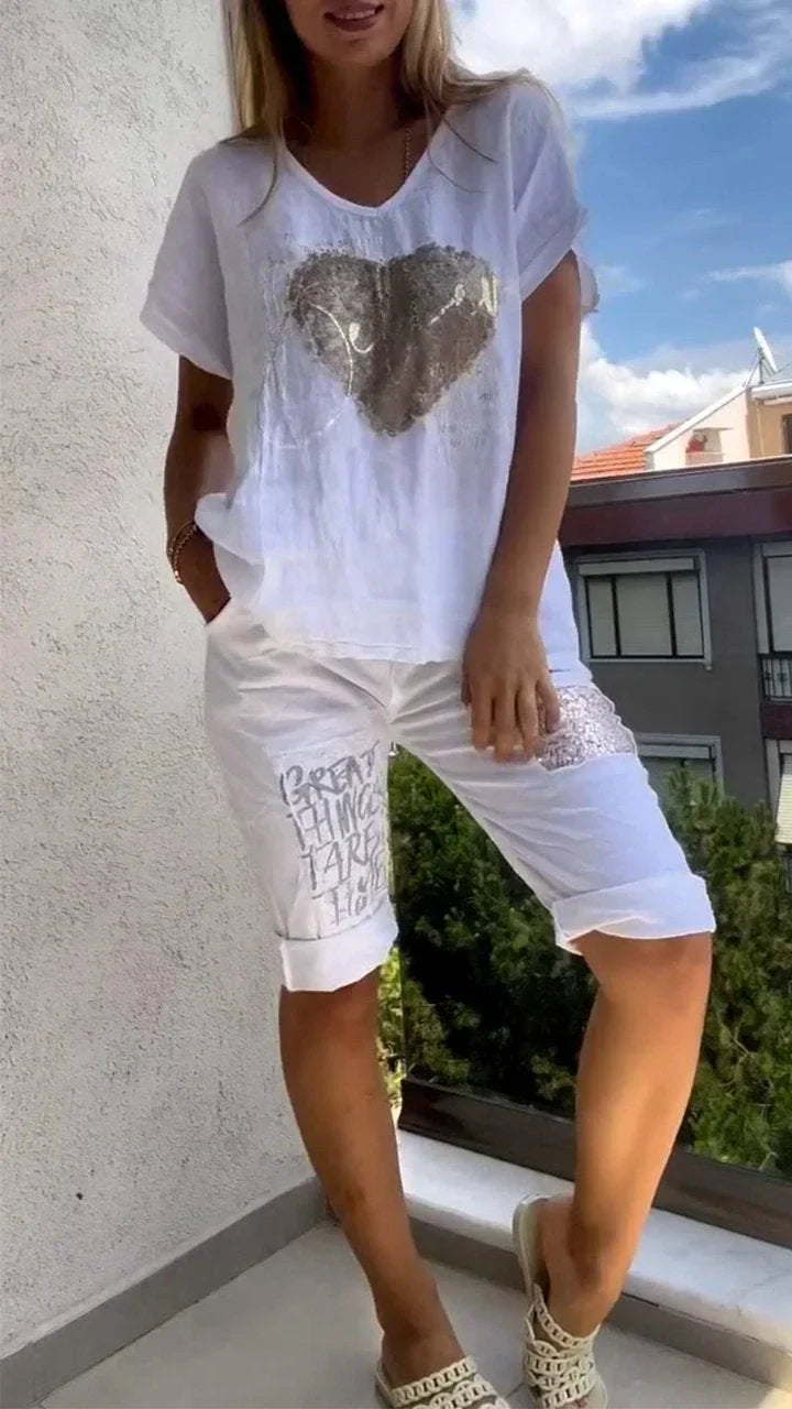 Varessa - Casual Two-Piece Suit with a V-Neck and Gold Embossing