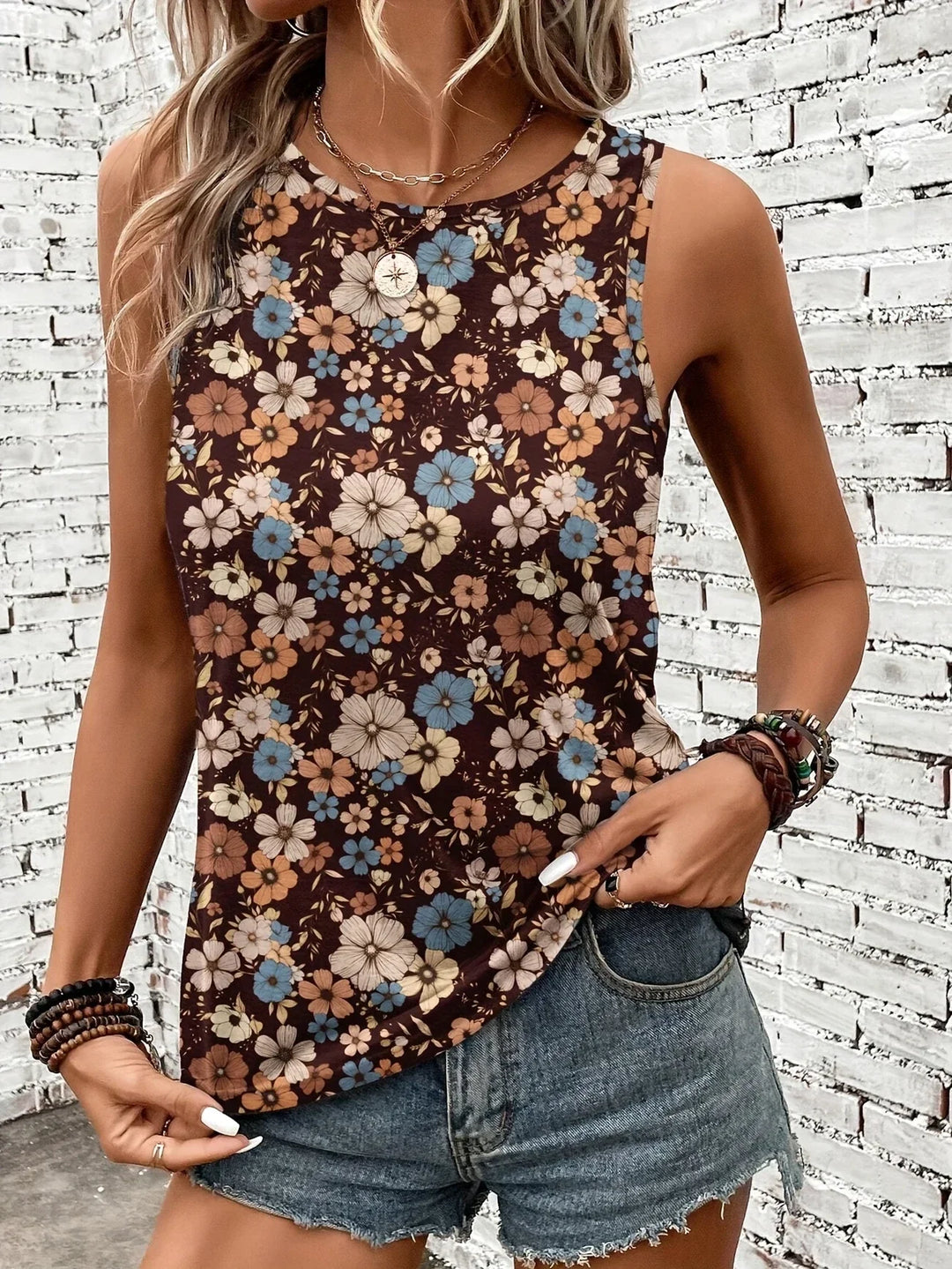 Lilou - Casual Summer Top With Floral Print